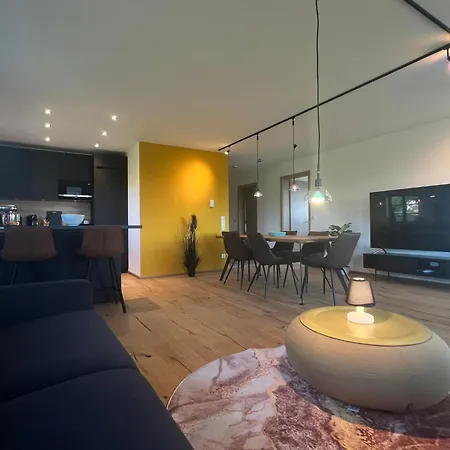 Ξενοδοχείο με διαμερίσματα Naehe Muenchen Jacuzzi Grillkota 75 Zoll Tv *