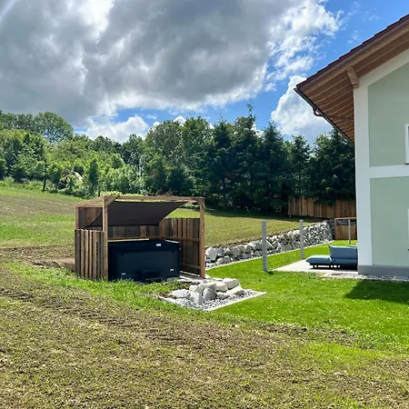 Ξενοδοχείο με διαμερίσματα Naehe Muenchen Jacuzzi Grillkota 75 Zoll Tv Dorfen