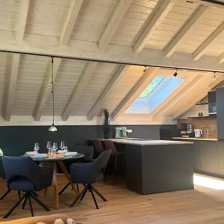 Ξενοδοχείο με διαμερίσματα Naehe Muenchen Jacuzzi Grillkota 75 Zoll Tv
